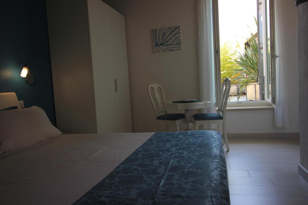 Rooms Il Punto Peschiera del Garda Eksteriør billede