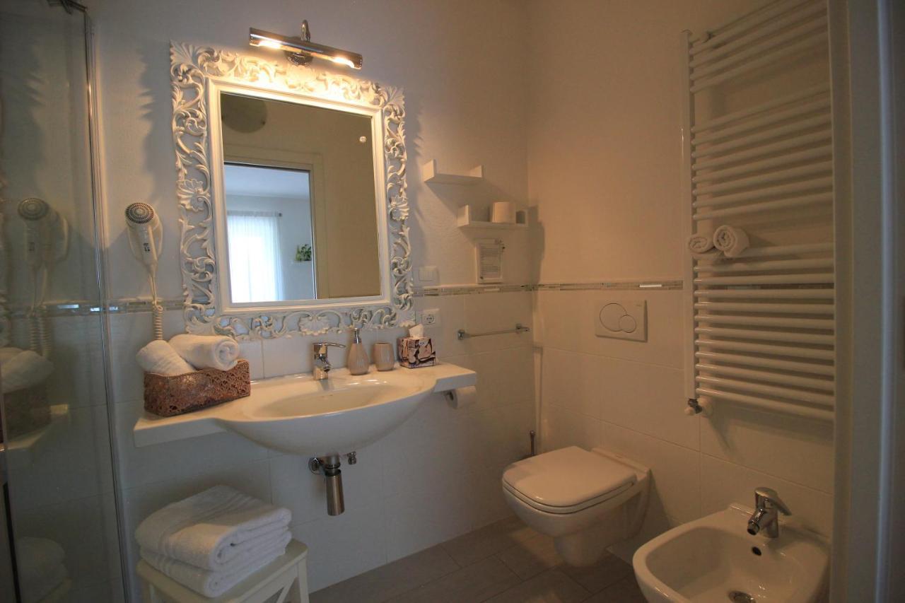 Rooms Il Punto Peschiera del Garda Eksteriør billede